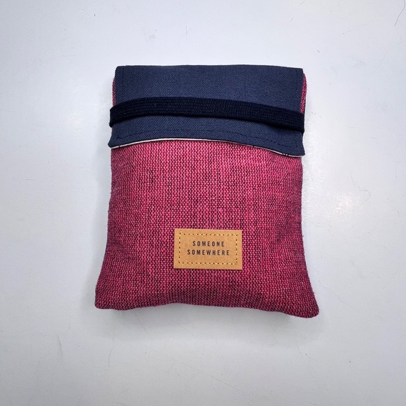 Delta Air Lines One Amenity Kit Someone Somewhere - Picture 2 of 9